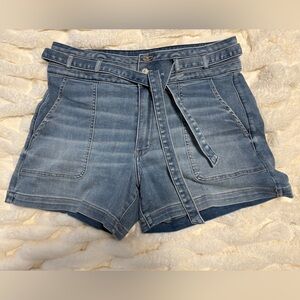 WHITE HOUSE BLACK MARKET 5" EXTRA HIGH RISE EVERYDAY SOFT DENIM JEAN SHORTS, 14